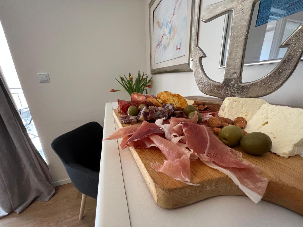 Studio Apartment Marina Mel Novi Vinodolski Eksteriør bilde