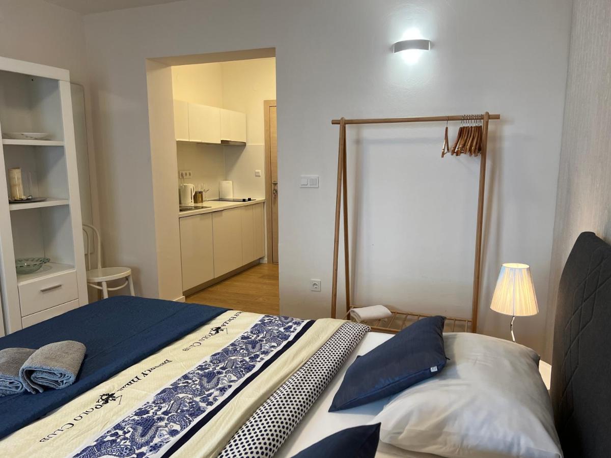 Studio Apartment Marina Mel Novi Vinodolski Eksteriør bilde