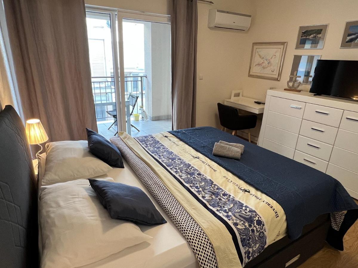 Studio Apartment Marina Mel Novi Vinodolski Eksteriør bilde