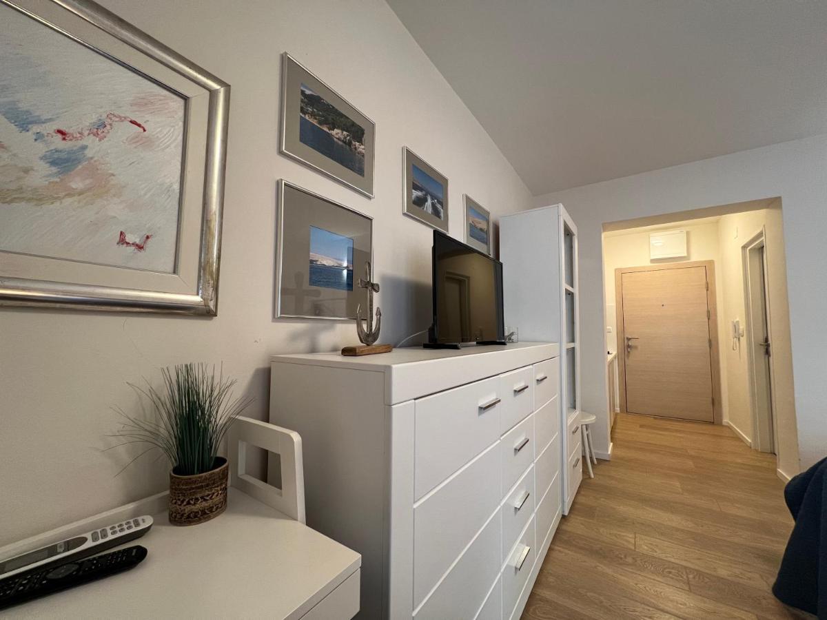 Studio Apartment Marina Mel Novi Vinodolski Eksteriør bilde
